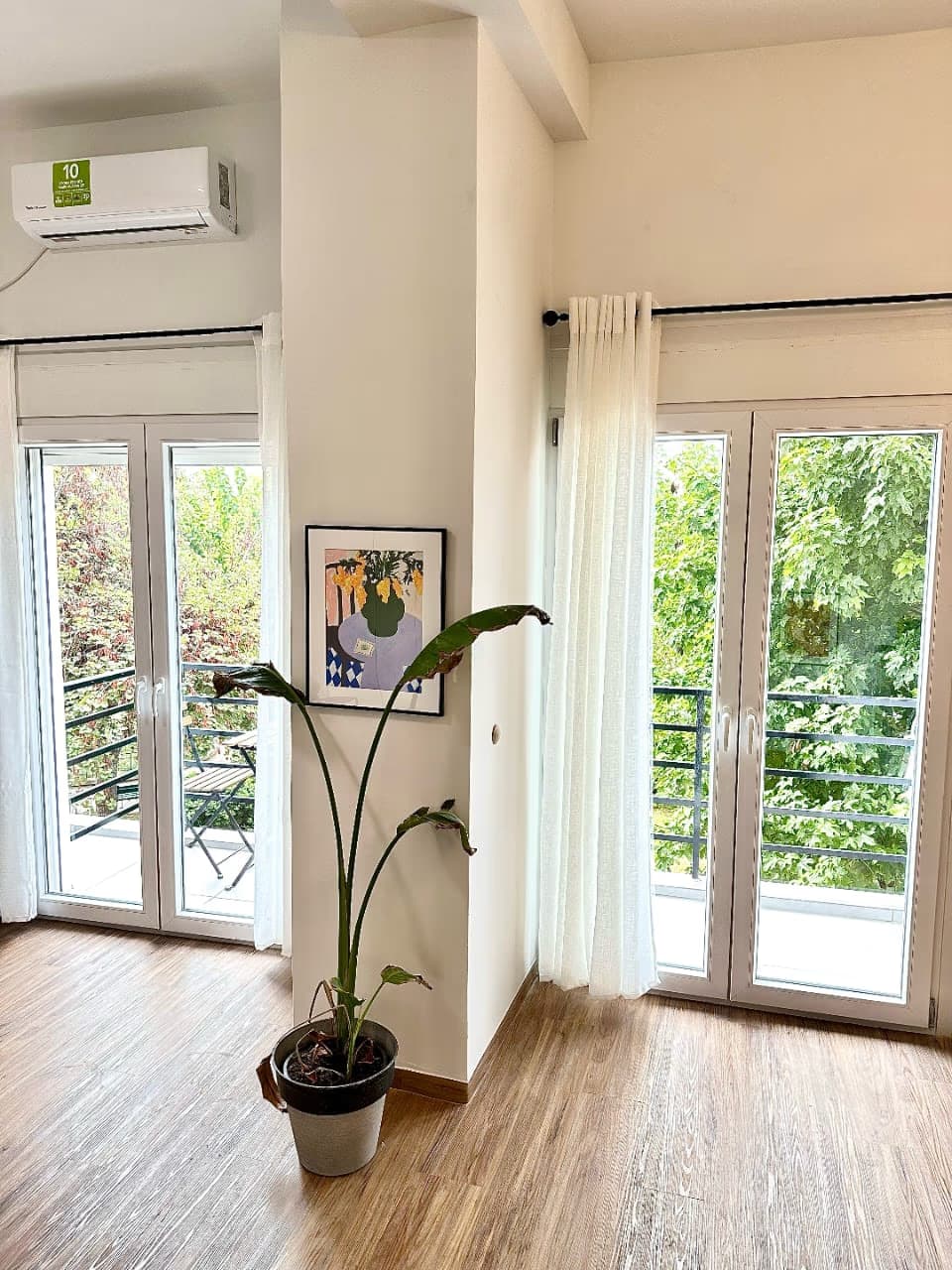Living room at Petralona Park View in Petralona, Athens (4)